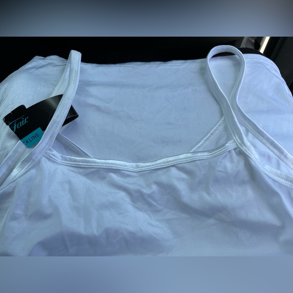 NWT’s Vanity Fair Dual Reversible Neckline Straight/V-Neck Slip Nighty Lounger - Picture 8 of 12